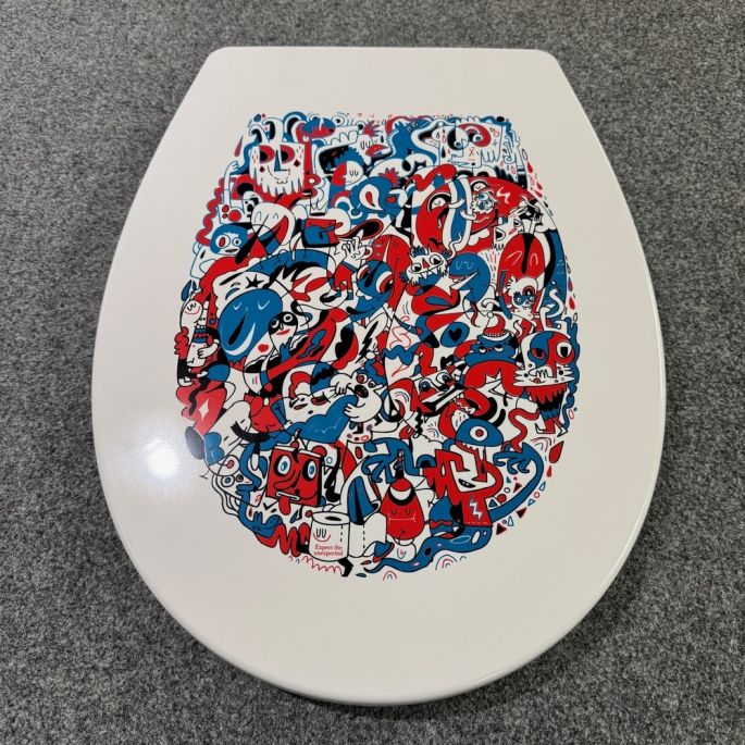 Pressalit Calmo 556000-BZ5999 toiletzitting met deksel wit met motief (OUTLET)