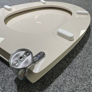 Sphinx Antibes S8H5F00R030 toiletzitting met deksel pergamon (model sinds 07-2026)